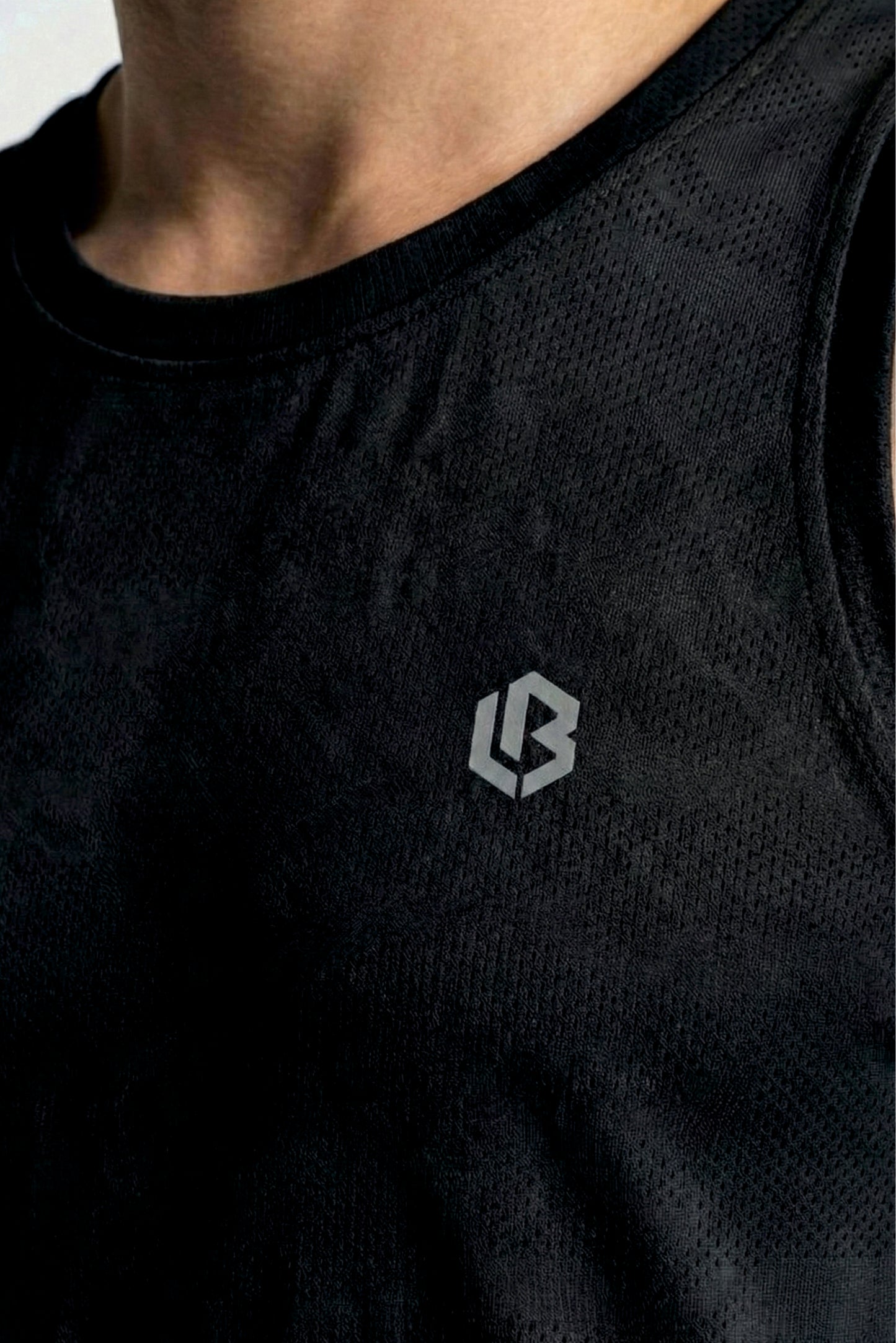 aeropulse tank (midnight black)