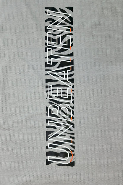 Grey Tshirt with unBEATen back